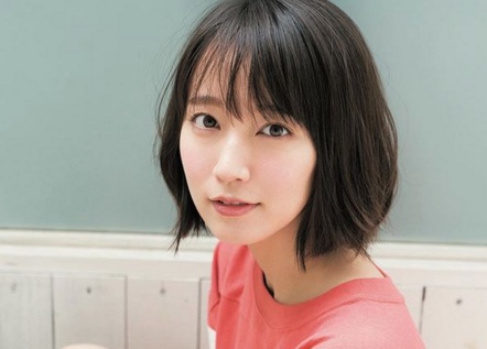 吉岡里帆の近影にファンが あれっ ヘアメイクに失敗したのか なんか変じゃないか の声 ニコニコニュース