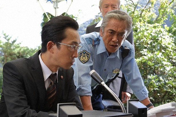 駐在刑事 Season2 島崎遥香演じる妊婦や子供らが人質に 江波 寺島進 と加倉井 北村有起哉 は住民を救えるか ニコニコニュース