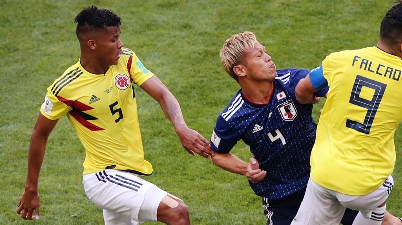 ラグビーか 日本とも戦ったサッカー代表選手の 赤っ恥キック がこれ ニコニコニュース