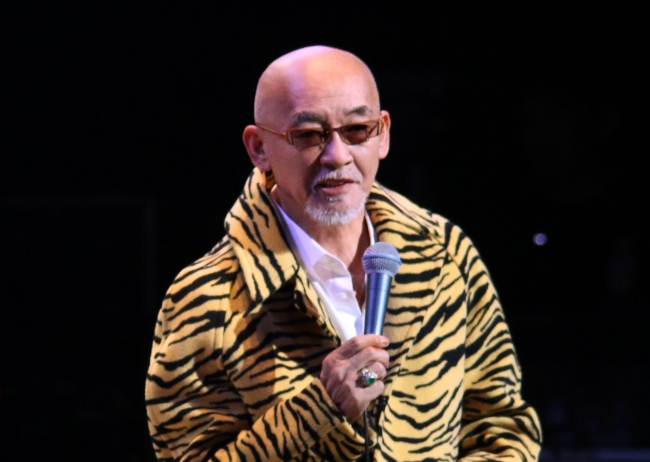 松山千春が自身の音源から 恋愛 をテーマに選曲をしたラブソング集 ニコニコニュース