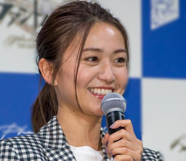 大島優子 画が洒落る おぎやはぎ小木とのシュール2shotに反響 じわじわくるw 優子の表情すき ニコニコニュース