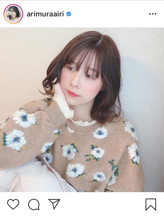か か かわいすぎ お人形さんみたい 有村藍里の巻き髪 花柄ニットコーデに反響 ニコニコニュース