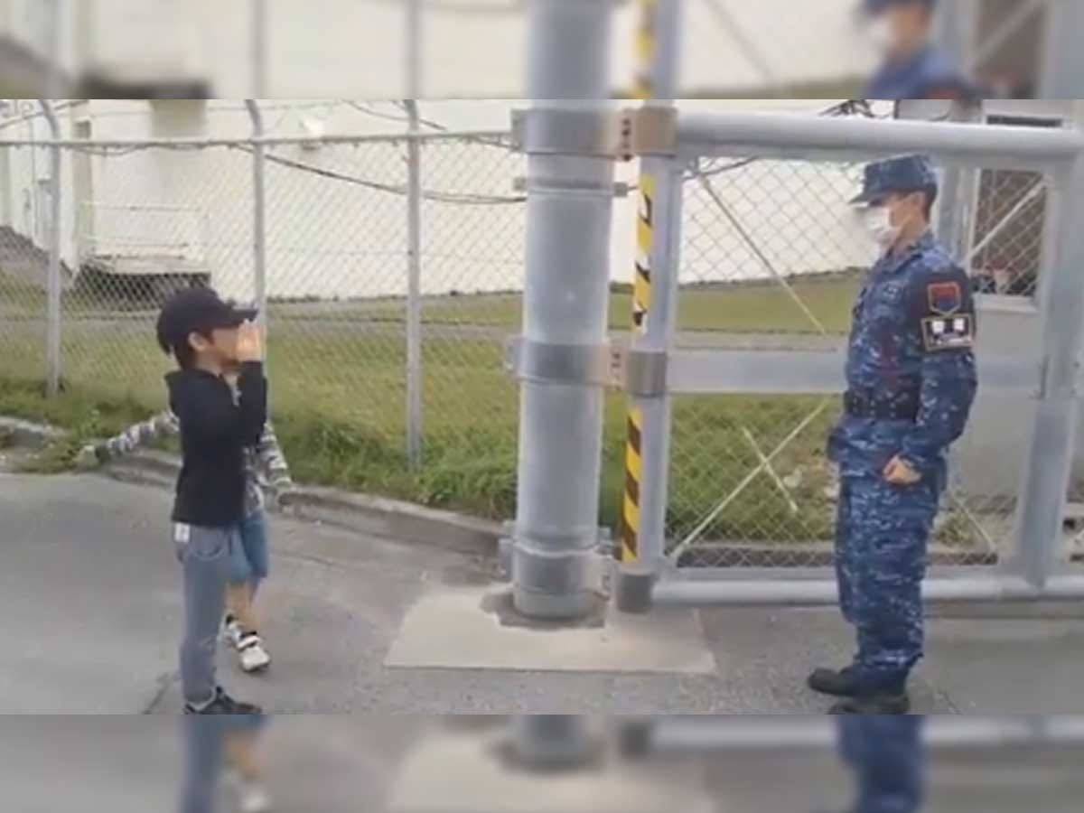 子供 お疲れ様でした 続く自衛官の反応が 神対応すぎた ニコニコニュース