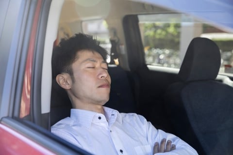 駐車場の車の中で寝ていただけなのに 酒気帯び運転 といわれた どうすればいい ニコニコニュース