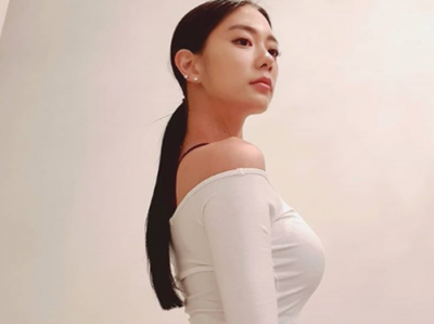 弾力感たっぷりボディ が話題となった美人女優 レギンスで長すぎる美脚を証明 ニコニコニュース