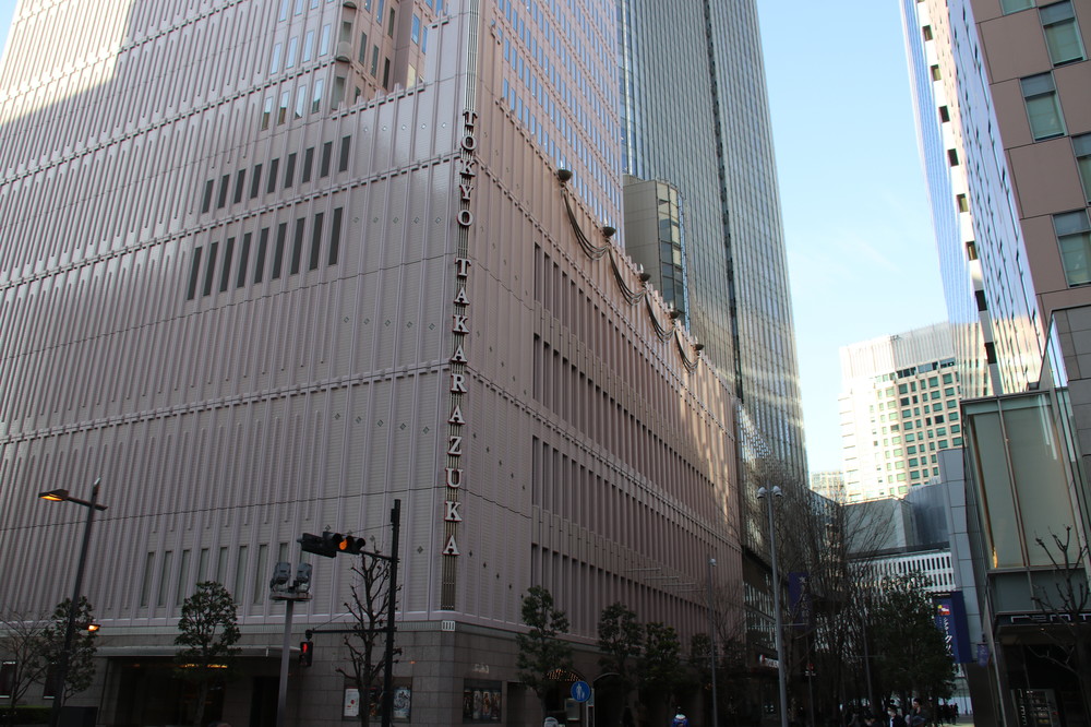 公演再開支える 宝塚ファンの 団結力 率先して予防 入り待ち出待ちも自粛 我々も協力しなければ ニコニコニュース