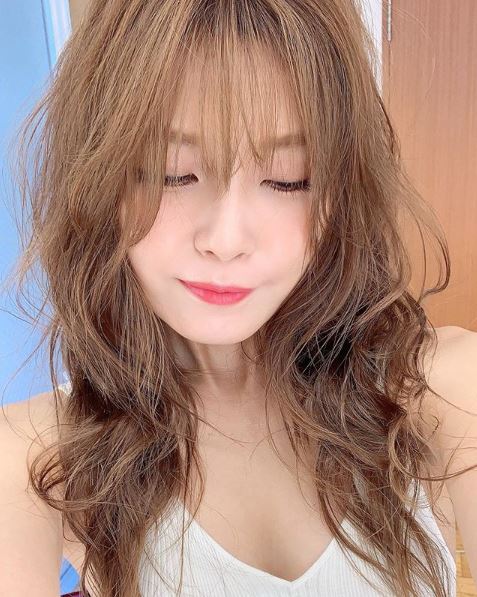 女神降臨 a宇野実彩子 ゆる巻きロング 前髪復活shot に絶賛の声 女子力さすが ニコニコニュース