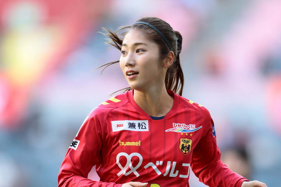 まるでモデル なでしこ仲田歩夢 お気に入り アクセサリー 可憐ショットに反響 ニコニコニュース