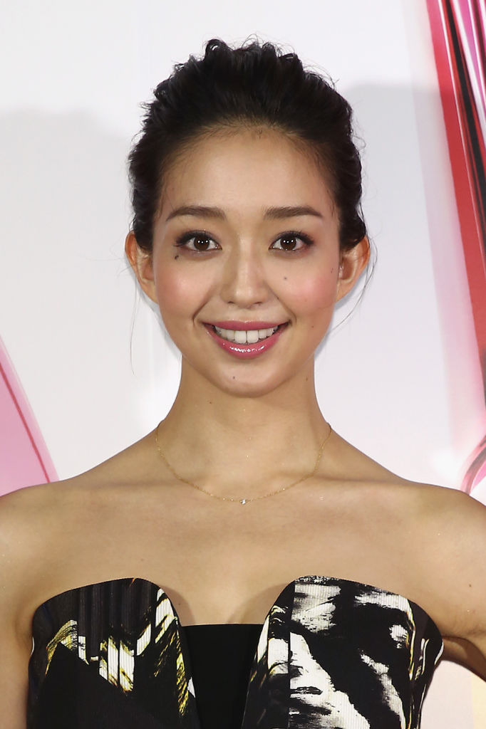 松島花さんの胸の谷間にドキッ 色っぽい 神です 女神様です と反響 ニコニコニュース