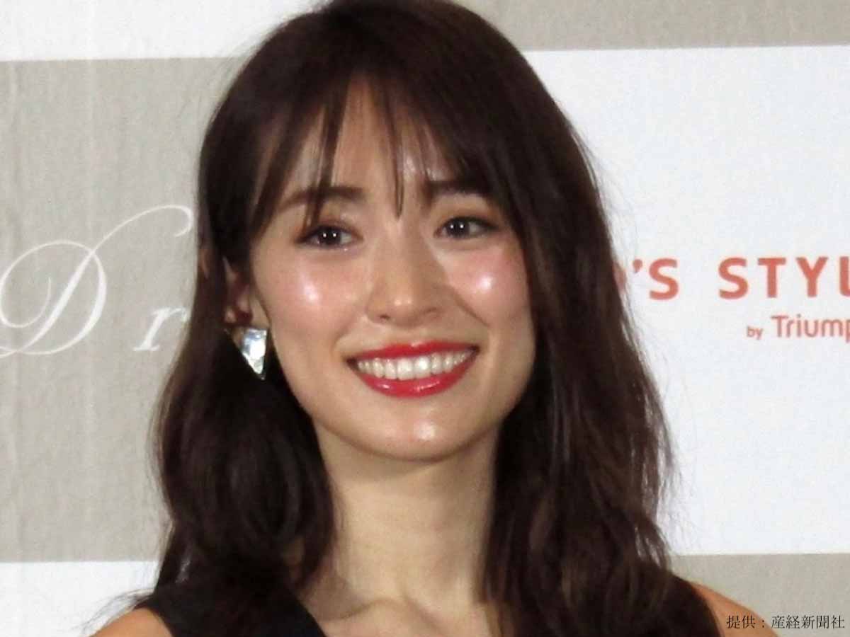 泉里香がシュールすぎるセクシーショットを公開 なぜ それを乗せた ニコニコニュース