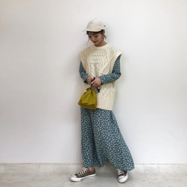 白キャップの季節別コーデ大特集 マネしたくなる大人なスタイルは必見 ニコニコニュース