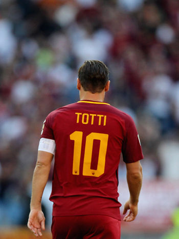 トッティが自身の後継者に言及 新たなトッティ 今はまだいないね ニコニコニュース