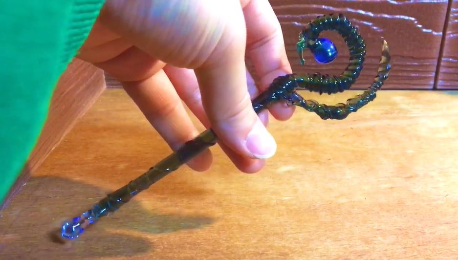 ガラス細工で 黒魔導士の杖 を作ってみた かぎ爪が抱えた宝玉 のようなデザインに カッコイイ の声 ニコニコニュース