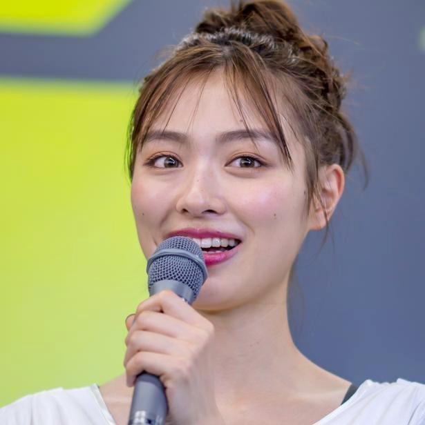 内田理央 キングダム 楊端和のコスプレ姿が話題 ほんと似合ってる 美しい ニコニコニュース