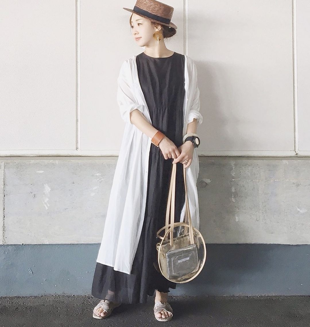 黒ワンピは夏も大活躍 爽やかな着こなし術とコーデを紹介 ニコニコニュース
