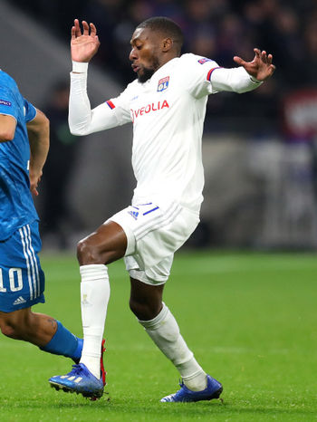 リヨン、今冬レンタル加入のカメルーン代表FWエカンビの買取OPを行使し4年契約を締結 ニコニコニュース