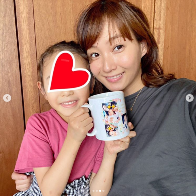 藤本美貴 子どもとのくっつき笑顔shot キュートな赤ちゃんの写真入りマグカップ公開 ニコニコニュース