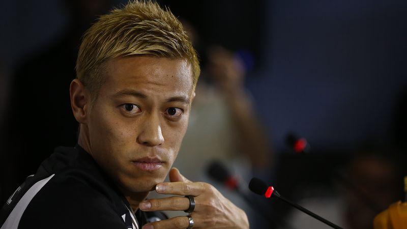 ヘアバンドにヒゲ 本田圭佑 今の姿がこちら ニコニコニュース