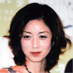 高岡早紀が 毛まで見える 接写フォトを公開 きらめく肌にタメ息 ニコニコニュース