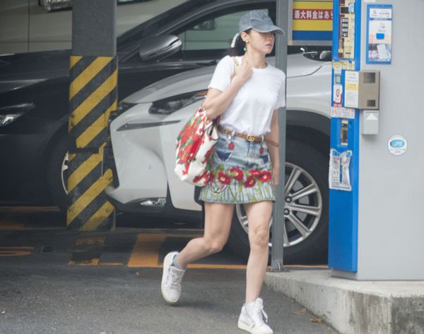 沢尻エリカの年内復帰が消滅 2作計画もコロナでめど立たず ニコニコニュース