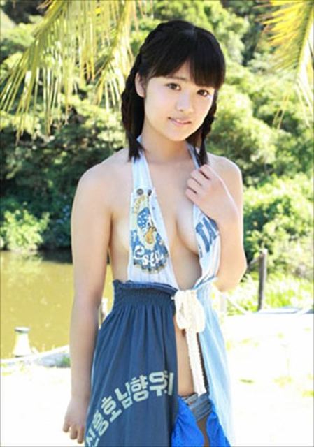 日グラビアアイドルと米有名歌手の服に書かれていた ハングルの謎 ニコニコニュース