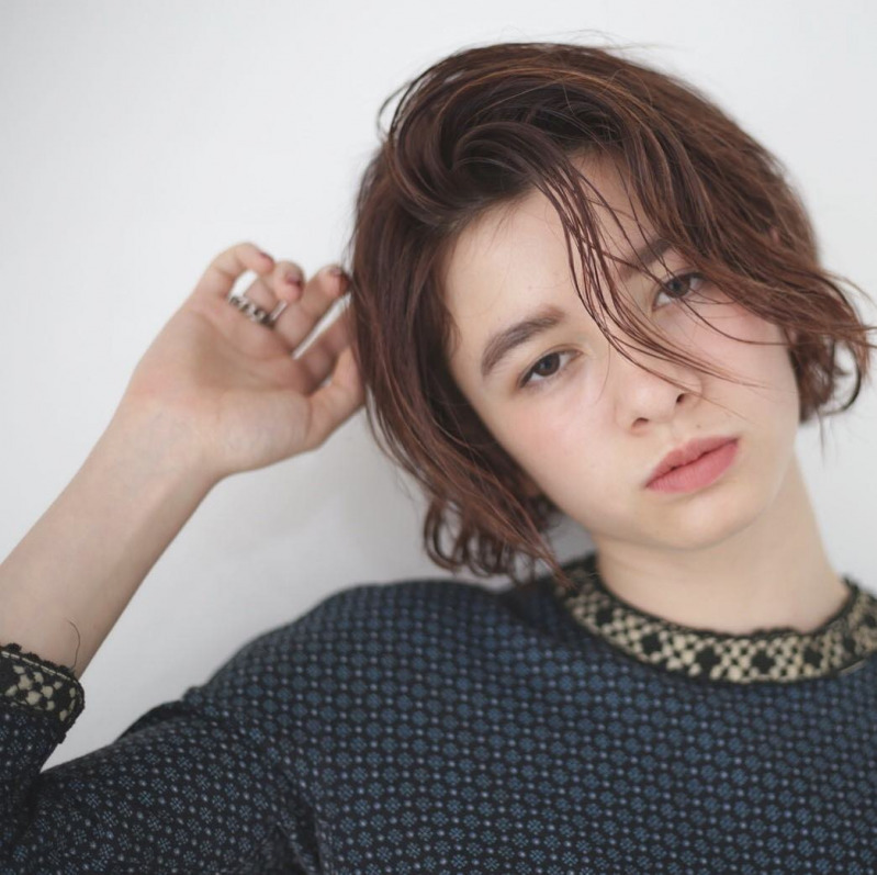 大人のショートボブは前髪なしが色っぽい 顔型別おすすめスタイルもご紹介 ニコニコニュース