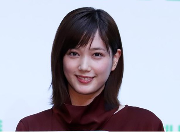 本田翼 お団子ヘア ノースリーブの夏服に反響 ドキッとした 髪型含めオシャレ ニコニコニュース