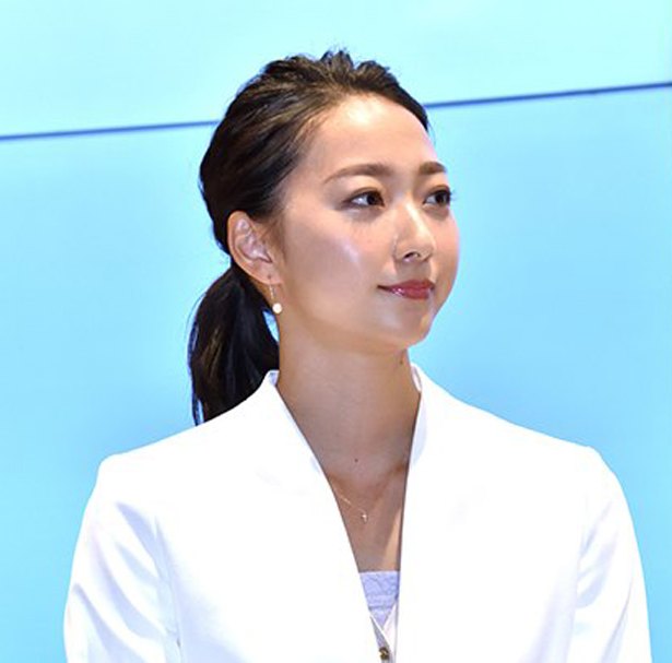 B 畠山愛理 あり得ない角度で曲がっている 肘shot にファン仰天 さすが体操選手 軟体動物 ニコニコニュース