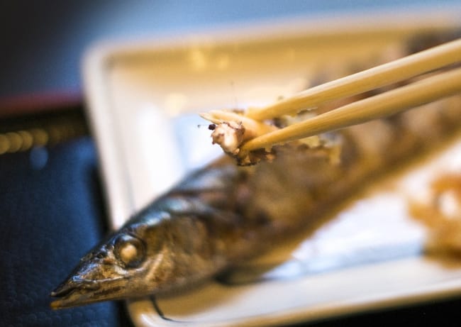 喉に 魚の骨 が刺さったら ご飯をかまずに丸のみしなさい 教えは本当 ニコニコニュース