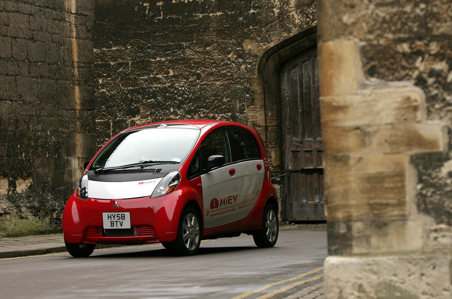 なぜ1代かぎりで終焉 三菱アイミーブ Ev花盛りなのに生産中止の背景 ミニキャブ ミーブ存続のワケ ニコニコニュース