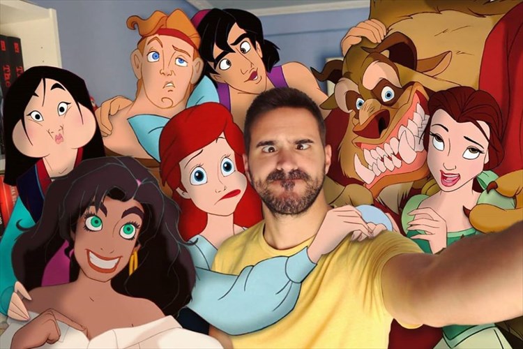 ディズニーの世界に入り込んだ男性 笑 ファンタジーと現実を融合した世界観が面白い ニコニコニュース