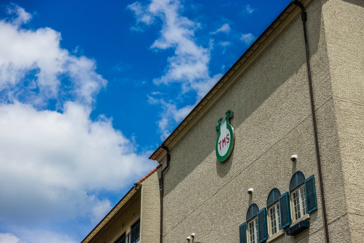 阪急電車に一礼 伝統廃止の宝塚音楽学校にみる ハラスメント改革のススメ ニコニコニュース