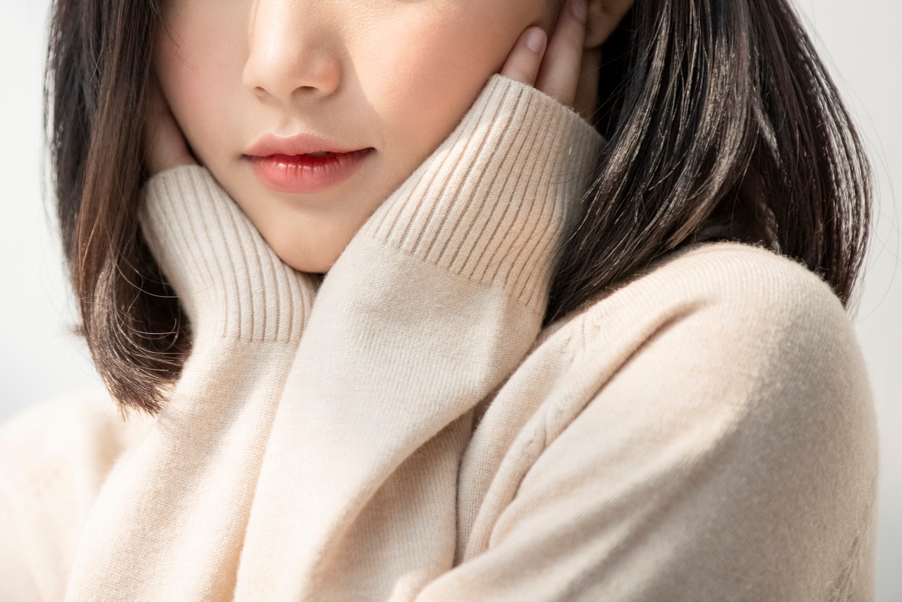 佐々木希 ゆるニットの 萌え袖 姿がかわいすぎると話題 これ ため息出る ニコニコニュース