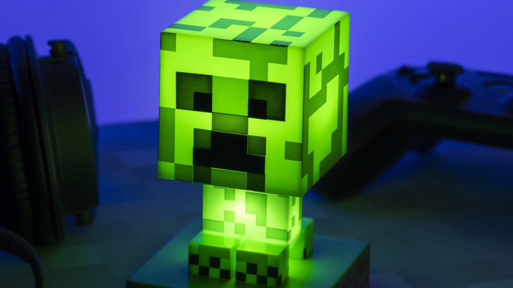 マインクラフト のインテリアグッズ 日用雑貨が11月中旬より発売へ 頭が光り 爆発音の鳴る クリーパーフェイスライト ニコニコニュース