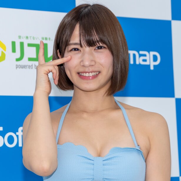 グラドル村上りいな 裏にドドンと ジャケ写裏カットをアピール ニコニコニュース
