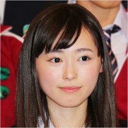 ここまで小さい 福原遥 鈴木雅之との並び写真で明らかになった 小顔ぶり ニコニコニュース