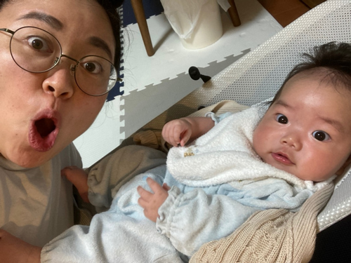 ニッチェ江上 生後２ヶ月愛息とのシンクロショット ニコニコニュース