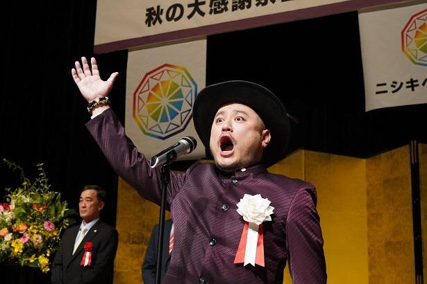 科捜研の女 最終回にハリウッドザコシショウが出演 テンガロンハットをかぶった詐欺師を演じる ニコニコニュース