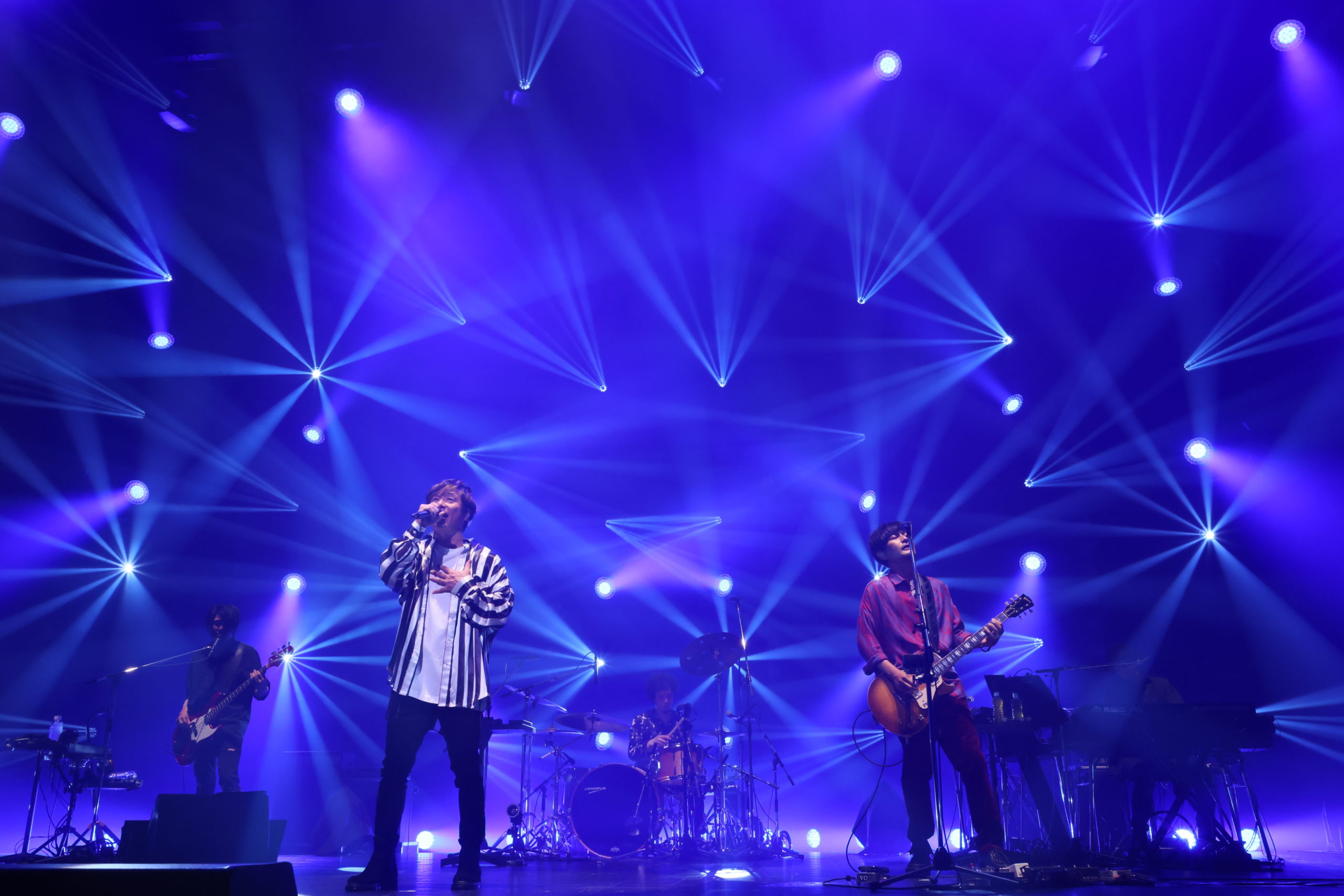 ポルノグラフィティ 約1年3ヵ月ぶりとなるライブは初の配信 ポルノ流 ハイブリッド型 のステージを振り返る ニコニコニュース