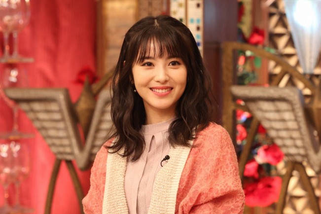 浜辺美波 恋愛は 自分からは絶対にいけない 消極的なタイプと明かす ニコニコニュース