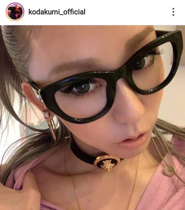 倖田來未 太めピアス 黒縁メガネのアップshotに かっこいい キュンです ニコニコニュース