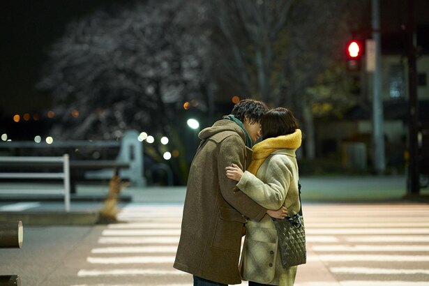 菅田将暉と有村架純が信号待ちの間にキス 花束みたいな恋をした ショート予告公開 ニコニコニュース