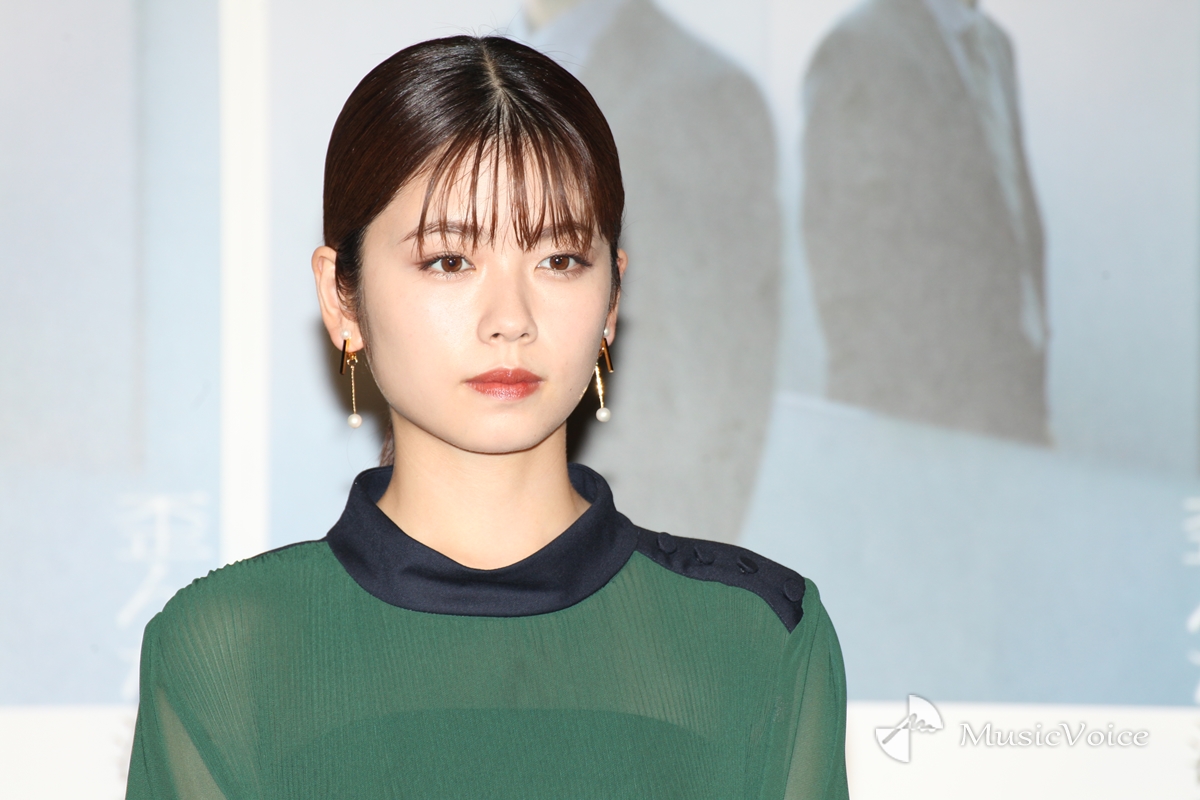 小芝風花 胸元あらわ 赤いドレス姿に すっごくかわいい ニコニコニュース