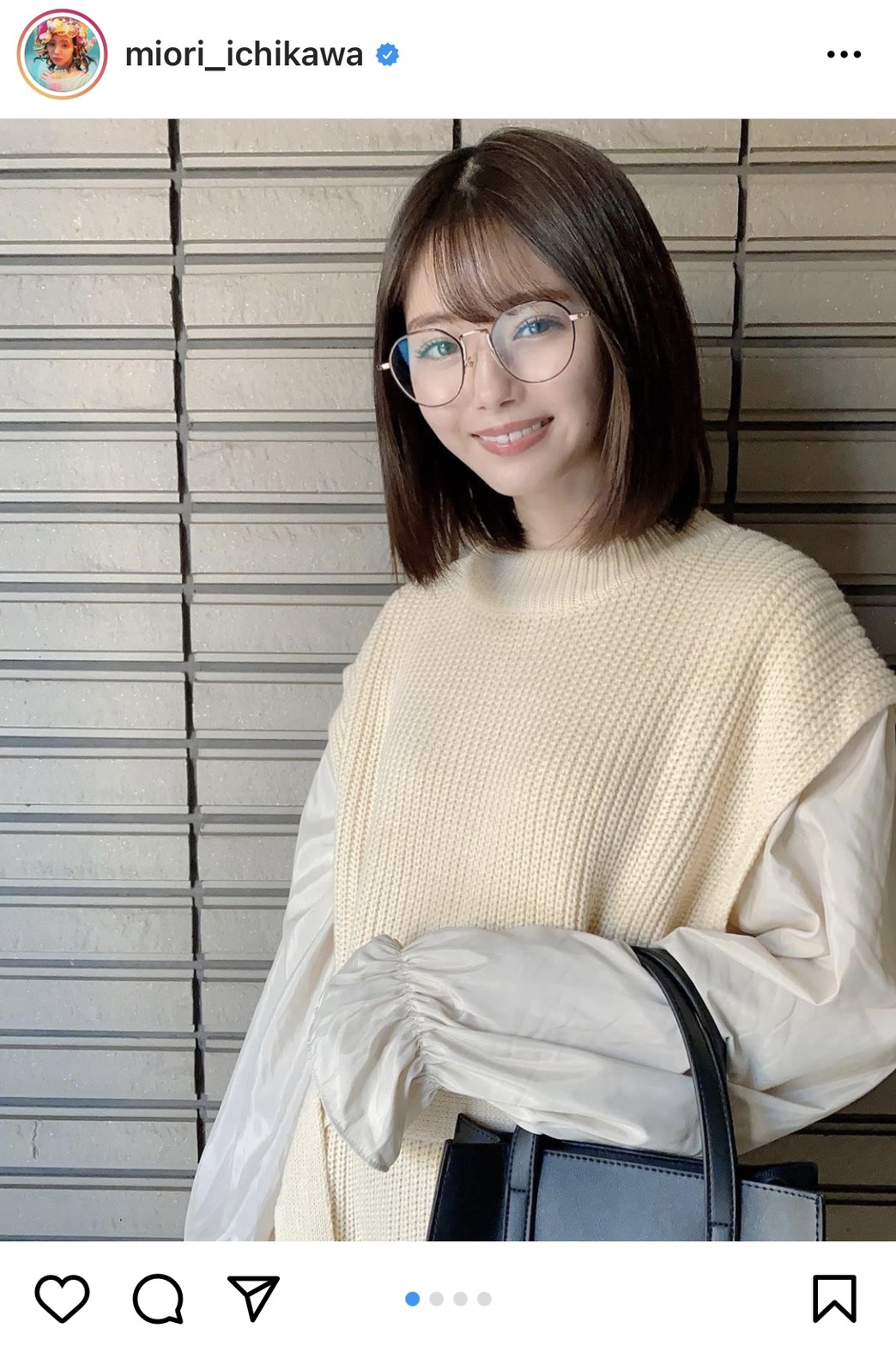知的なお姉さん 浜辺美波ちゃんかと 市川美織 メガネをかけた上品な私服ショットに反響 ニコニコニュース