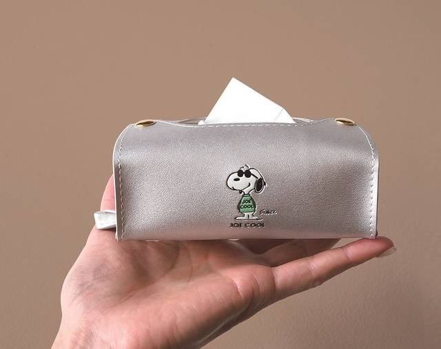 スヌーピー ポケットティッシュを卓上で使えるカバーが登場 デスクワークにおすすめ ニコニコニュース