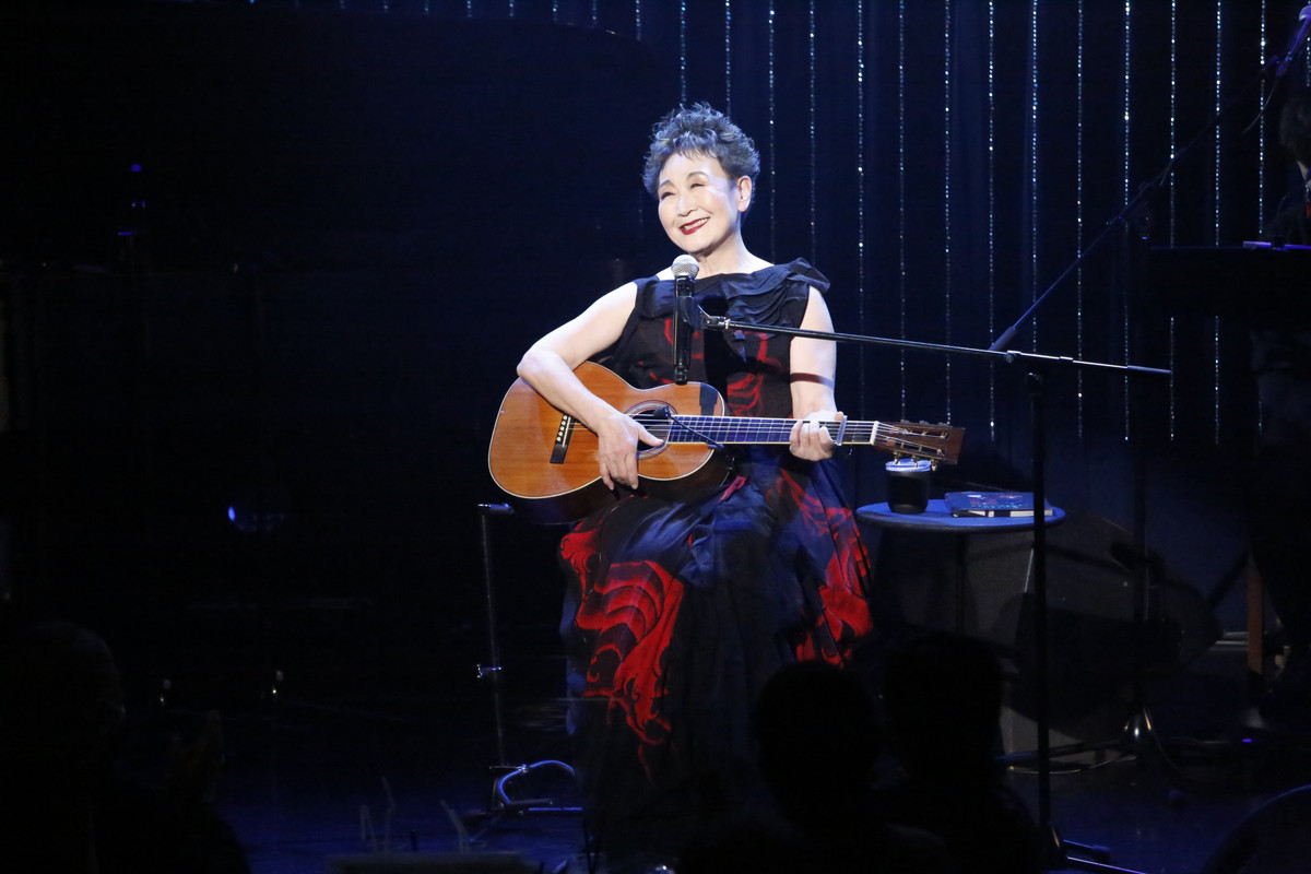ライブレポート 加藤登紀子 まだ第4幕が始まったばかり 新旧楽曲で魅せたビルボードライブ公演 ニコニコニュース