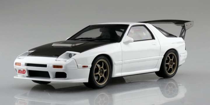 名勝負が甦る 頭文字dの高橋涼介が乗るfc3s Rx 7を1 24で再現 ニコニコニュース