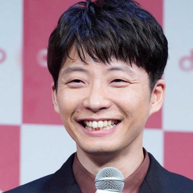 星野源 着飾る恋には理由があって 主題歌 不思議 を聴く姿を公開 ファン ギュンでした 最高 ニコニコニュース