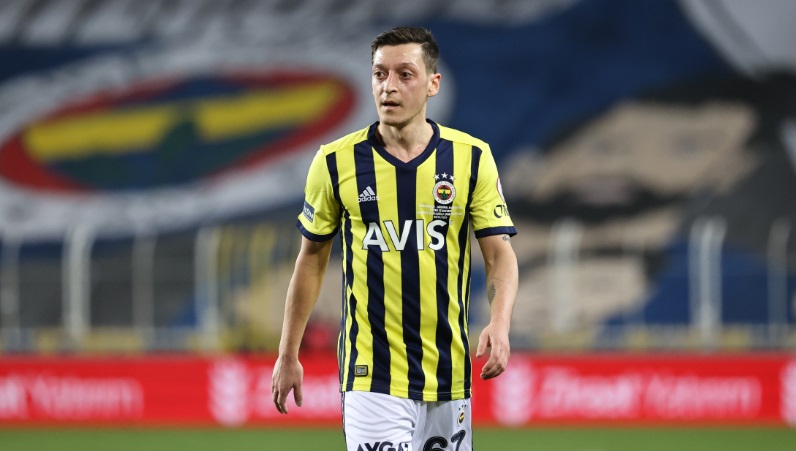 アーセナル 退団したエジルに毎週4700万円を支払っていた ニコニコニュース