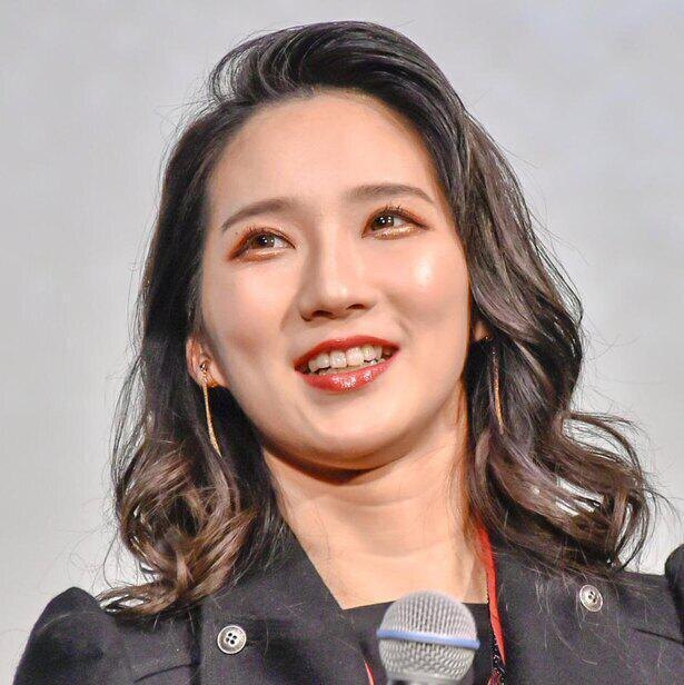 ファーストサマーウイカ 清楚な ぱっつん前髪 姿に称賛相次ぐ 吉岡里帆さんかと ニコニコニュース